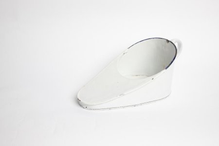 Bed Pan in Enamel